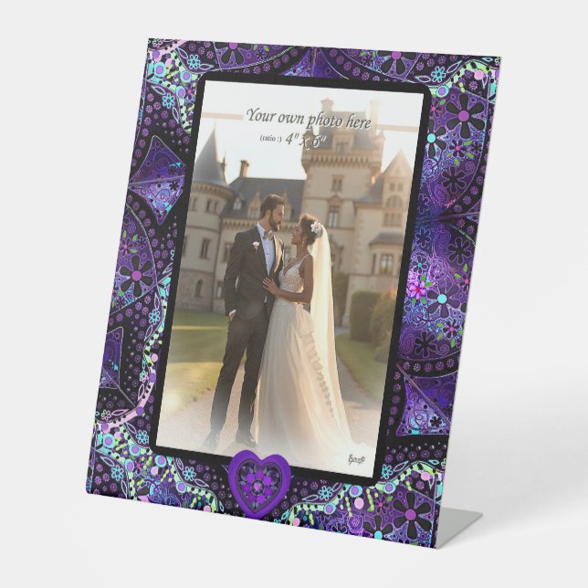 Purple umbrella & hearts .7 pedestal sign (Front)