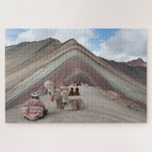 Alpaca on rainbow mountain, Pérou