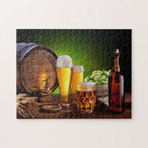 Puzzle Baril de bière avec verres de bière sur une table 