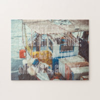 Bateau de pêche en bord de mer Méditerranée