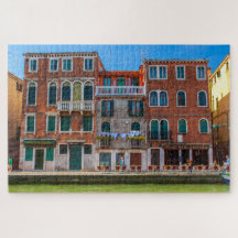 Belle façade d'un palais à Venise, Italie