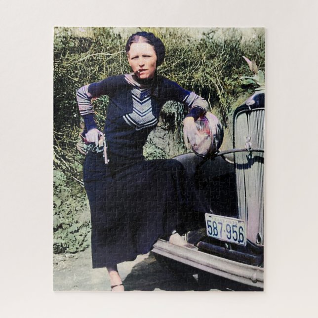 Puzzle Bonnie Parker Fumer Un Cigar 1933 Couleur Redux (Vertical)
