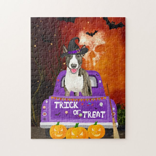 Puzzle Bull Terrier Chien dans le camion Halloween (Vertical)