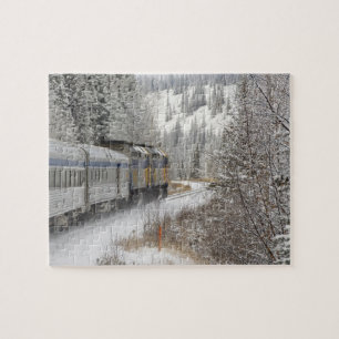 Puzzle Canada, Alberta. Train des neiges de VIA Rail entr