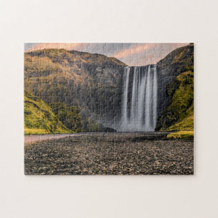 Puzzle Cascade de Skogafoss dans le lever de soleil de
