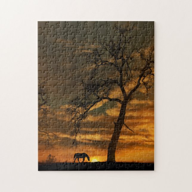 Puzzle Cheval et chêne géant au coucher du soleil avec nu (Vertical)