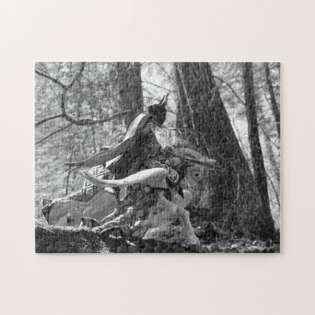 Puzzle Chevalier noir et blanc traversant la forêt (Horizontal)