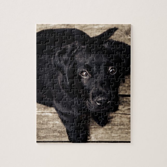 Puzzle Chiot de récupération du Labrador noir sur bois (Vertical)