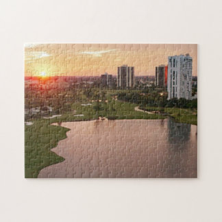 Puzzle Club national au coucher du soleil, Aventura, la