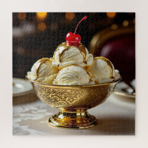 Crème glacée Sundae avec sirop d'or Blank