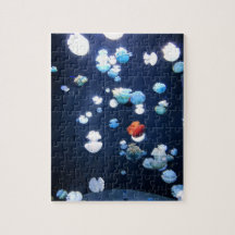 Puzzle de monogramme de méduses d'arc-en-ciel