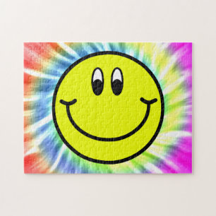 Puzzle de sourire heureux de colorant de cravate
