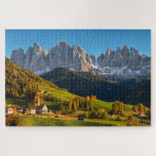 Puzzle Eglise et village avec paysage de montagnes