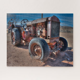 Puzzle Fermes   Tracteur d'antiquité rouillé