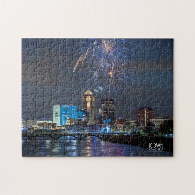 Puzzle Feu d'artifice sur Des Moines, Iowa. (Horizontal)