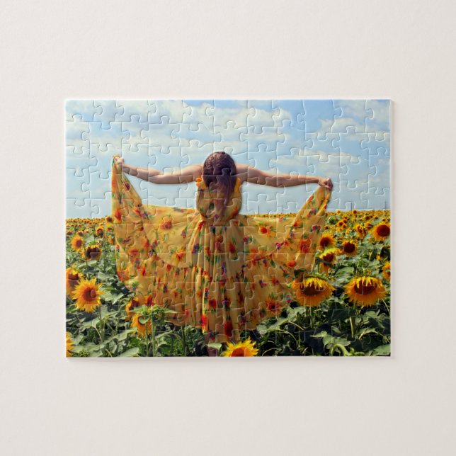 Puzzle Fille dans le domaine de tournesol (Horizontal)