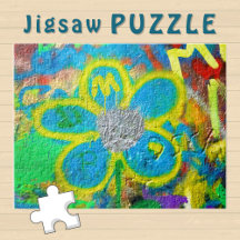 Fleur Jaune Turquoise sur un mur de graffitis -
