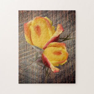Puzzle Fleurs Rosebud Jaunes Sur Barnboard