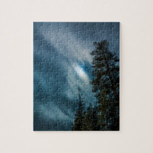 Puzzle Forêt dans le ciel nocturne lunaire