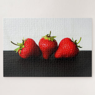 Puzzle Fraises sur blanc sur noir 20x30 1014pc jpcn