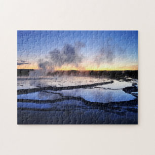 Puzzle Fumée de geyser au coucher du soleil