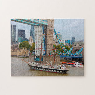 Puzzle Grands voiliers sur la Tamise à Londres.