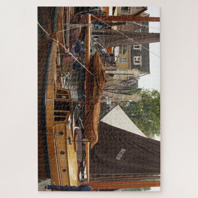 Puzzle Harbor, wood Fishingboat (Vertical)