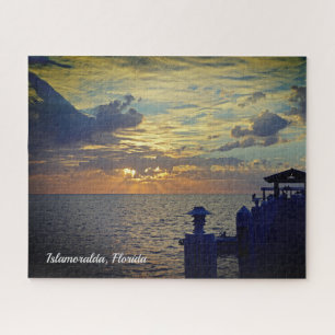 Puzzle Islamoralda Floride assise sur le lever du soleil