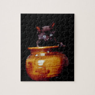 Puzzle Kitten noir en Vase céramique, arrière - plan noir