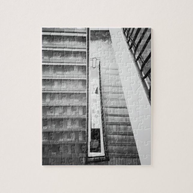 Puzzle La France d'Antibes, le musée Stairs Picasso (Vertical)