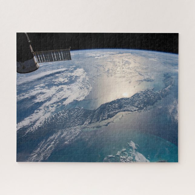 Puzzle La Station Spce Internationale Au-Dessus De L'Atla (Horizontal)