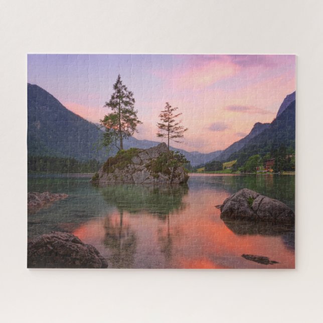 Puzzle Lac Sunset Avec Arbres, Rochers & Montagnes (Horizontal)