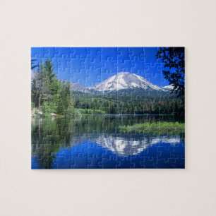 Puzzle Le mont Lassen s'élève au-dessus du lac Manzanita