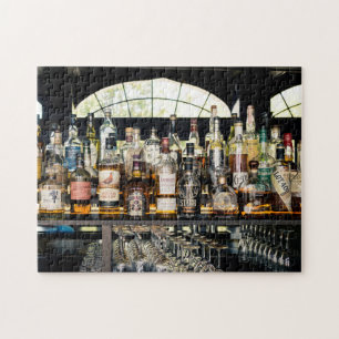 Puzzle Lignes de bouteilles de liquide dans le bar