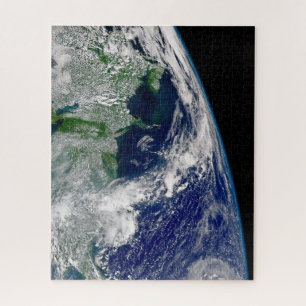 Puzzle L'Ouragan Frances Sur Une Terre Partielle.