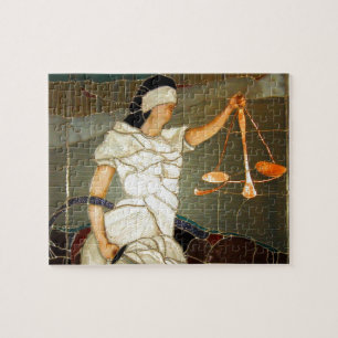 Puzzle Madame majestueuse Justice dans la conception en
