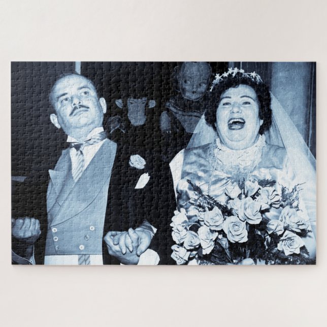 Puzzle Mariage d'époque photo d'une joyeuse mariée (Horizontal)