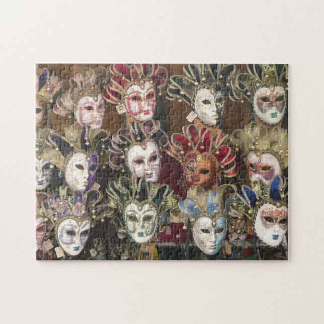 Puzzle Masques de carnaval chez un vendeur de rue italien (Horizontal)