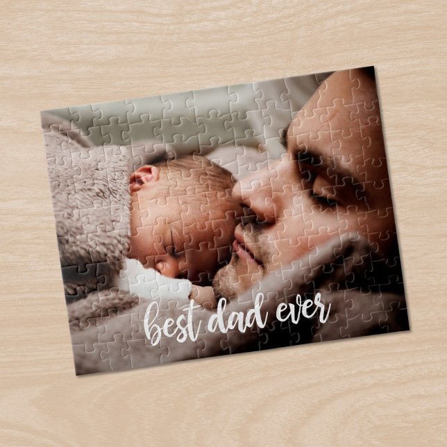 Puzzle Meilleur Père Jamais Photo Personnalisée Moderne (Best Dad Ever Custom Photo Modern White Script Jigsaw Puzzle, in situ)