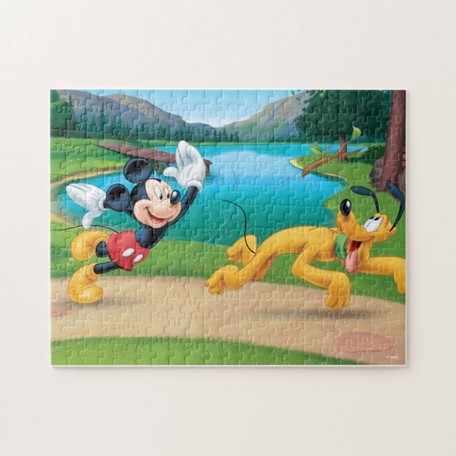 Puzzle Mickey Mouse et Pluto jouent à aller chercher (Horizontal)