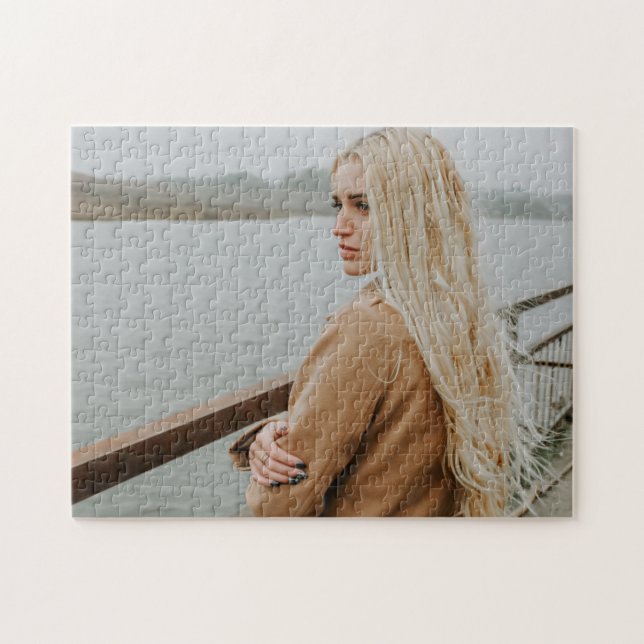 Puzzle Modèle Female Blonde Eau Possédant Beauté (Horizontal)