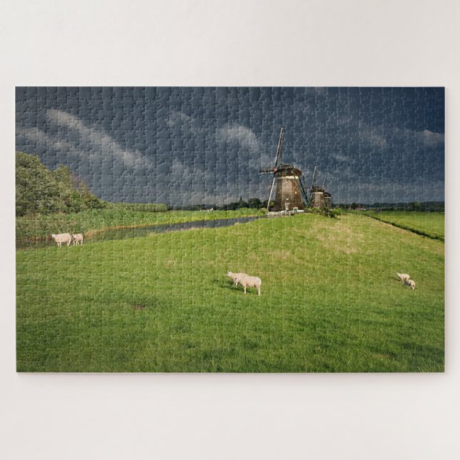 Puzzle Moutons avec moulins à vent sous des nuages sombre (Horizontal)