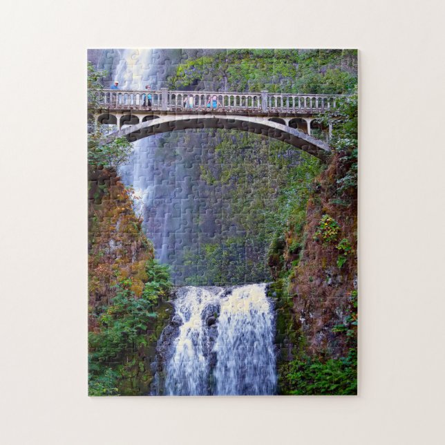 Puzzle Multnomah Falls Oregon. (Vertical)