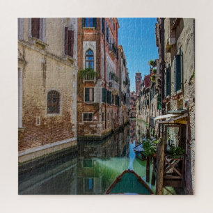 Puzzle Narrow street with canal in Venice