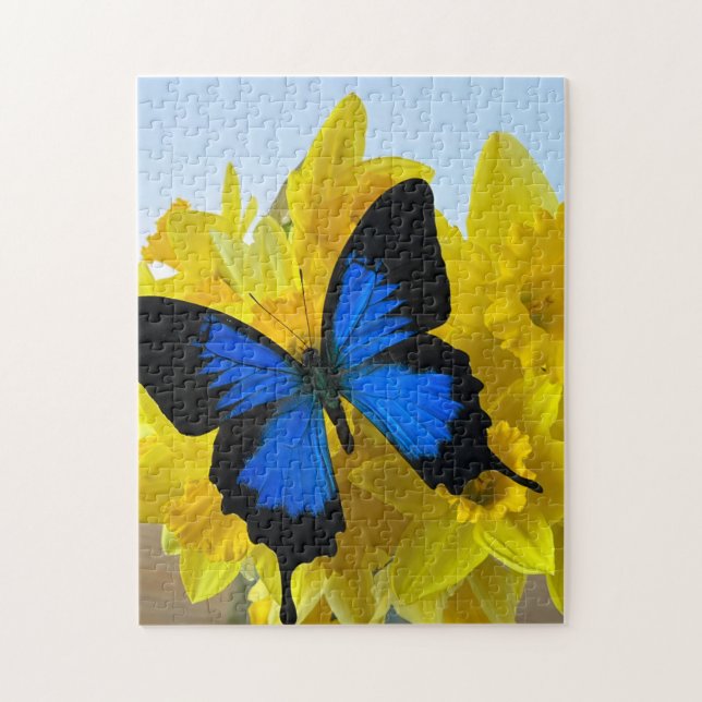 Puzzle Papillon bleu sur les jonquilles (Vertical)