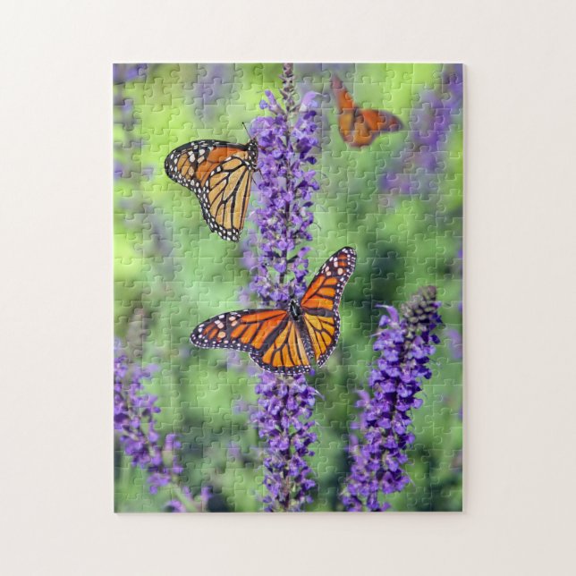 Puzzle Papillons monarques se nourrissant de fleurs viole (Vertical)