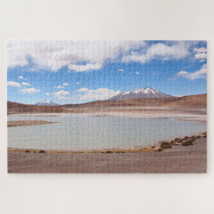 Puzzle Paysage de lac avec le volcan sur l'Altiplano