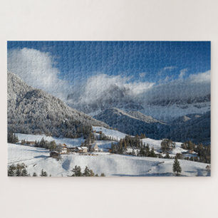 Puzzle Petit village avec des montagnes de dolomites dans