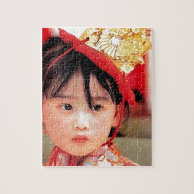 Puzzle Petite fille japonaise utilisant un kimono (Vertical)