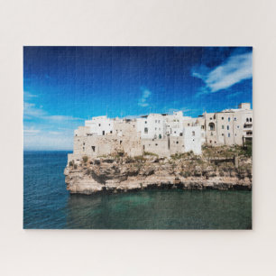 Puzzle Polignano qu'une jument loge sur une falaise en